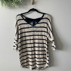 🍂 3/$20 EUC Rue21 3/4 Sleeve Semi-Sheer High-Low Hem Bow Back Top